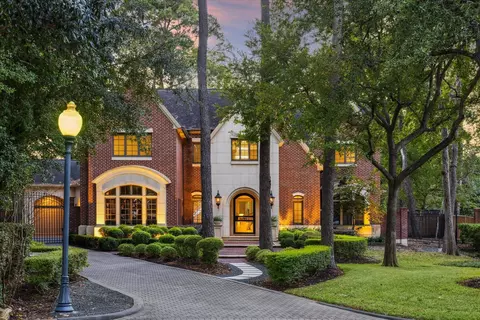 918 Huntington Cv, Houston, TX 77063