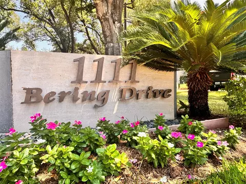 1111 Bering Dr #1205, Houston, TX 77057