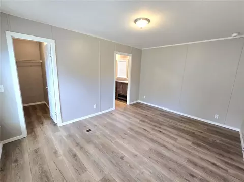 Bedroom - 215 Buffalo Way, Trinity, TX 75862 photo 2 of 3