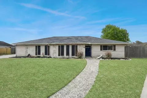 15 Haverford Ln, Friendswood, TX 77546