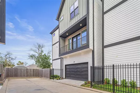 2811 Anita St, Houston, TX 77004