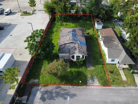 201 E 30th St, Houston, TX 77018