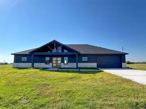 619 Chuckwagon Trl, Angleton, TX 77515