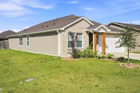 Exterior - 6001 Toby Bnd, Bryan, TX 77807 photo 3 of 8