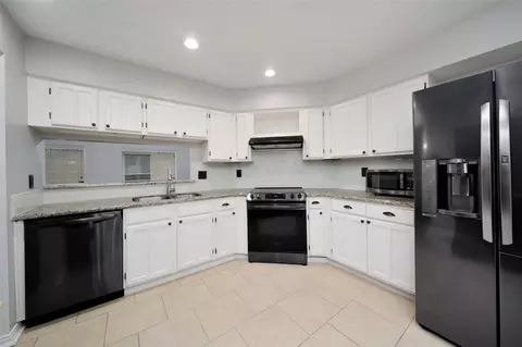 Kitchen - 4711 Towermont Ln, Spring, TX 77388 photo 1 of 2