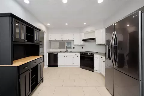 Kitchen - 4711 Towermont Ln, Spring, TX 77388 photo 2 of 2