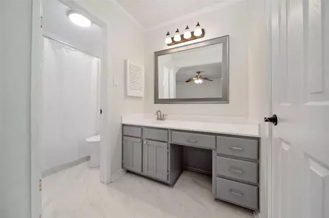 Bath - 4711 Towermont Ln, Spring, TX 77388 photo 1 of 2