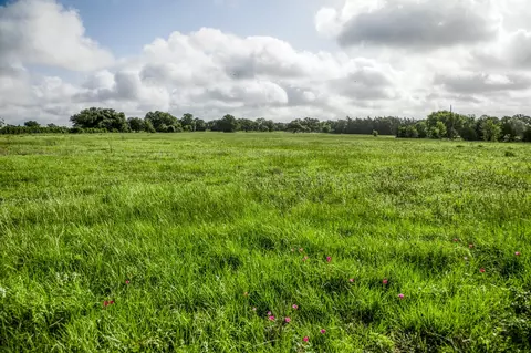 9 South Nassau Road, Round Top, TX 78954