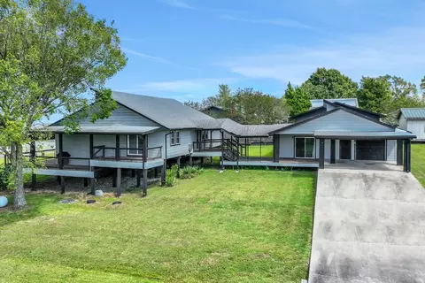 930 Paradise Dr, Coldspring, TX 77331