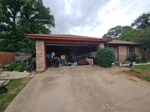 5704 Woodsetter Ct, Arlington, TX 76017