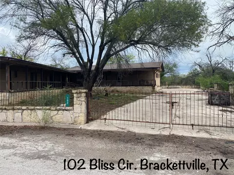 102 Bliss Cir, Brackettville, TX 78832