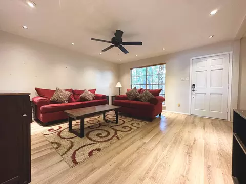3224 Timmons Ln #154, Houston, TX 77027