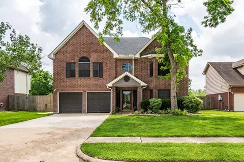1015 Highlands Woods Dr, Highlands, TX 77562