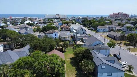 1723 M 12 Ave, Galveston, TX 77550