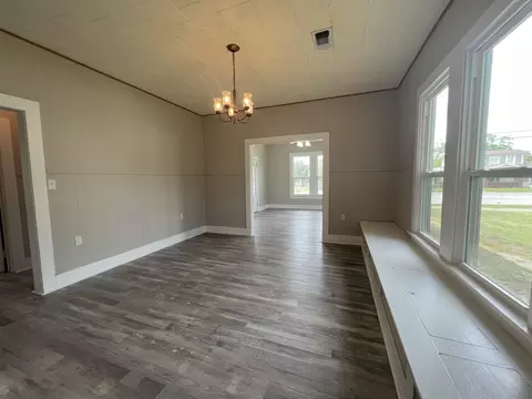 Living - 115 Summit St, Schulenburg, TX 78956 photo 4 of 7