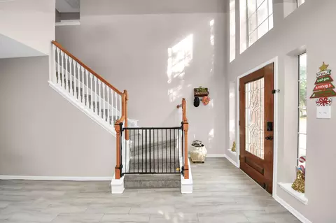 Entry Way - 515 Spindle Ridge Dr, Spring, TX 77386 photo 2 of 7