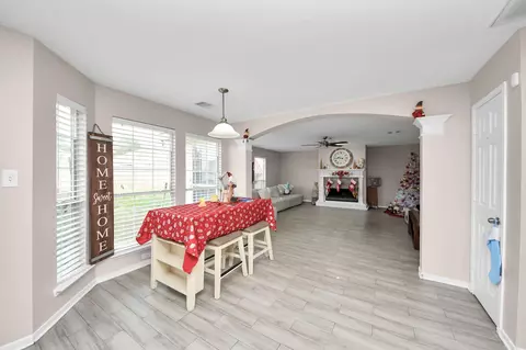 Entry Way - 515 Spindle Ridge Dr, Spring, TX 77386 photo 6 of 7
