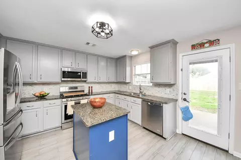 Kitchen - 515 Spindle Ridge Dr, Spring, TX 77386 photo 4 of 7