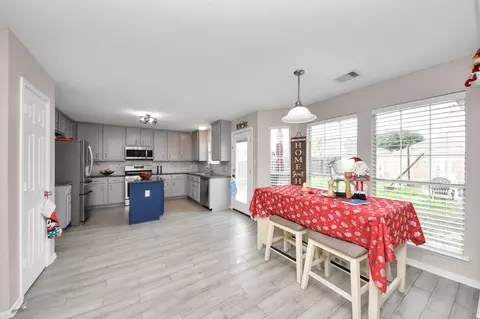 Kitchen - 515 Spindle Ridge Dr, Spring, TX 77386 photo 7 of 7