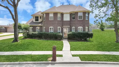 410 Barberry Ln, Baytown, TX 77520