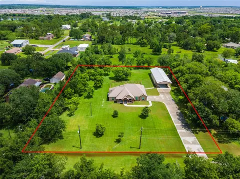 11208 Shirley Ln, Santa Fe, TX 77510