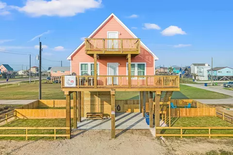 106 Pelican Pl, Surfside Beach, TX 77541