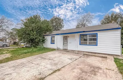 9302 Fairland Dr, Houston, TX 77051