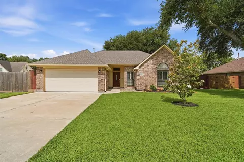 1996 Brentwood Dr, Alvin, TX 77511