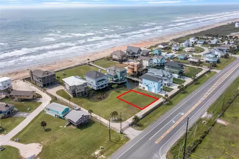 16 Blue Heron Cir, Jamaica Beach, TX 77554