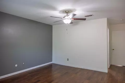 9517 Fondren Rd, Houston, TX 77074