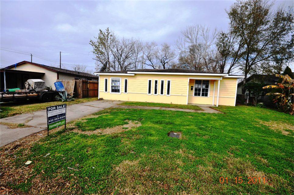 2105 Norman St, Pasadena, TX 77506 photo 1