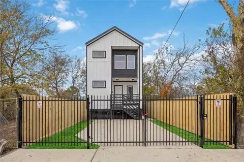 2207 Des Chaumes St, Houston, TX 77026