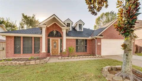 2311 Piney Woods Dr, Pearland, TX 77581
