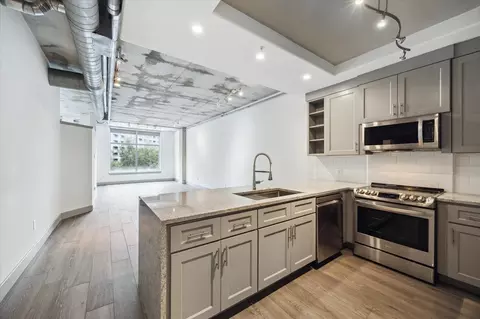 1901 Post Oak Blvd #408, Houston, TX 77056