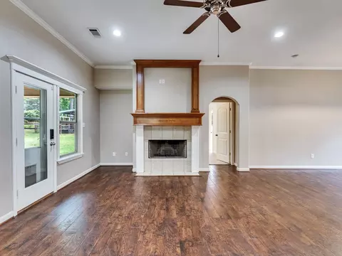 Living - 12654 Maxwell St, Willis, TX 77378 photo 3 of 7