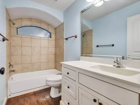 Bath - 12654 Maxwell St, Willis, TX 77378 photo 2 of 4
