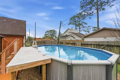 7307 Ironwood Ln, Baytown, TX 77521