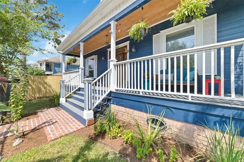 1508 Nicholson St, Houston, TX 77008