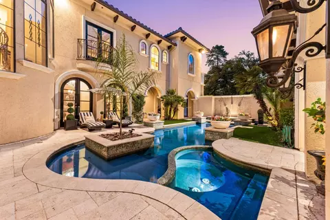 7719 Betty Jane Ln, Houston, TX 77055