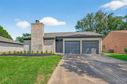 2015 Windy Meadow Dr, Sugar Land, TX 77478