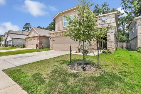 9526 Louis Phillip St, Magnolia, TX 77354