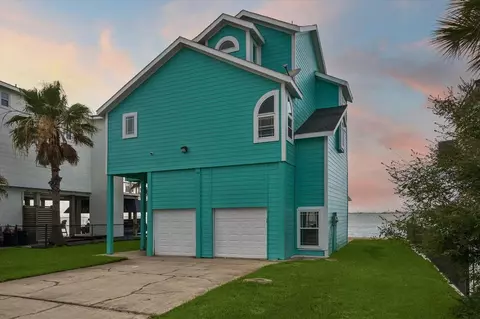407 Isles End Rd, Tiki Island, TX 77554