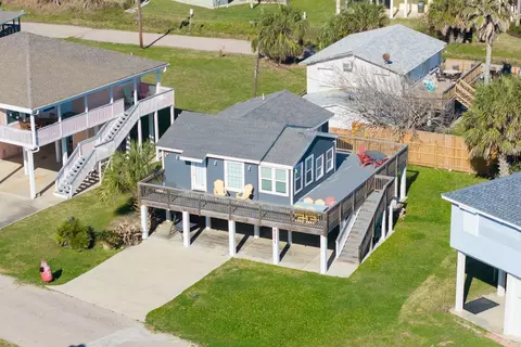 4211 Surf Dr, Galveston, TX 77554