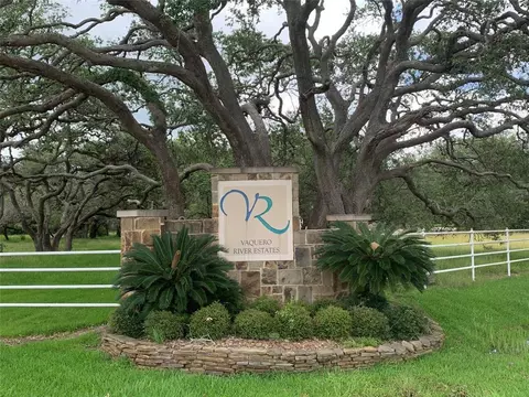 90 River Tree Dr, Blessing, TX 77419 photo 9