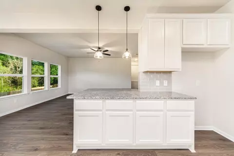 233 Crestview Dr, West Columbia, TX 77486
