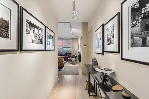 15 Greenway Plz #6A, Houston, TX 77046