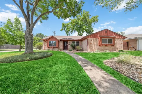 7434 Carew St, Houston, TX 77074