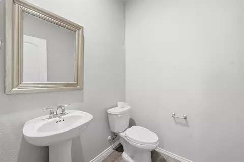 Bath - 17153 Upland Bent Ct, Conroe, TX 77385 photo 2 of 3