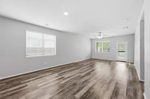 Living - 17153 Upland Bent Ct, Conroe, TX 77385 photo 2 of 5