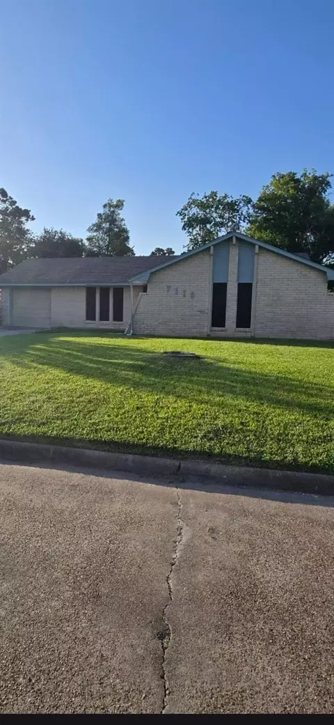 7119 Pittswood Ln, Houston, TX 77016